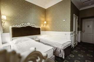 Отель Роял Гранд Отель Киев Стандартный двухместный номер с 1 кроватью или 2 отдельными кроватями-1